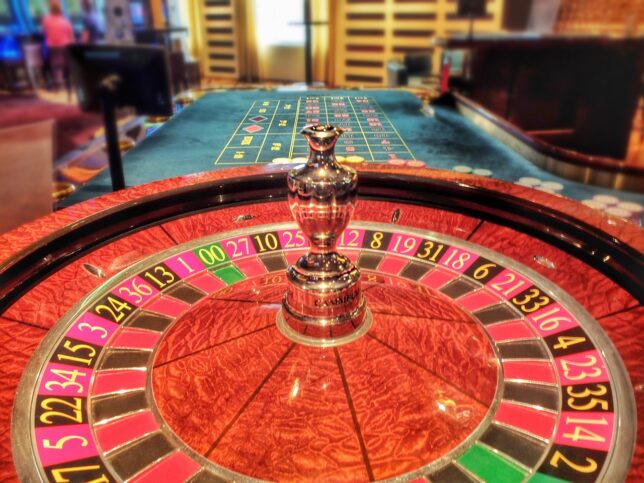 How Casinos Leverage Blog Content to Rank for Competitive Keywords